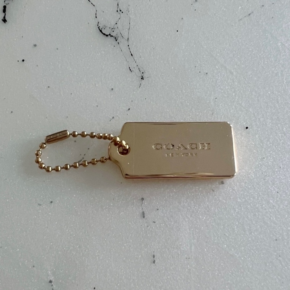 NEW | COACH HANG TAG | GOLD 💛💛